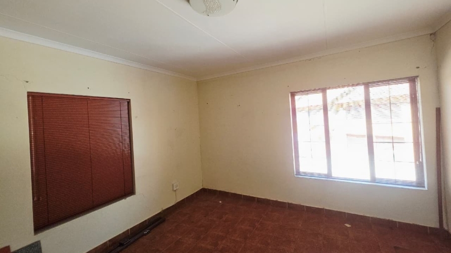 3 Bedroom Property for Sale in Rustenburg Central North West